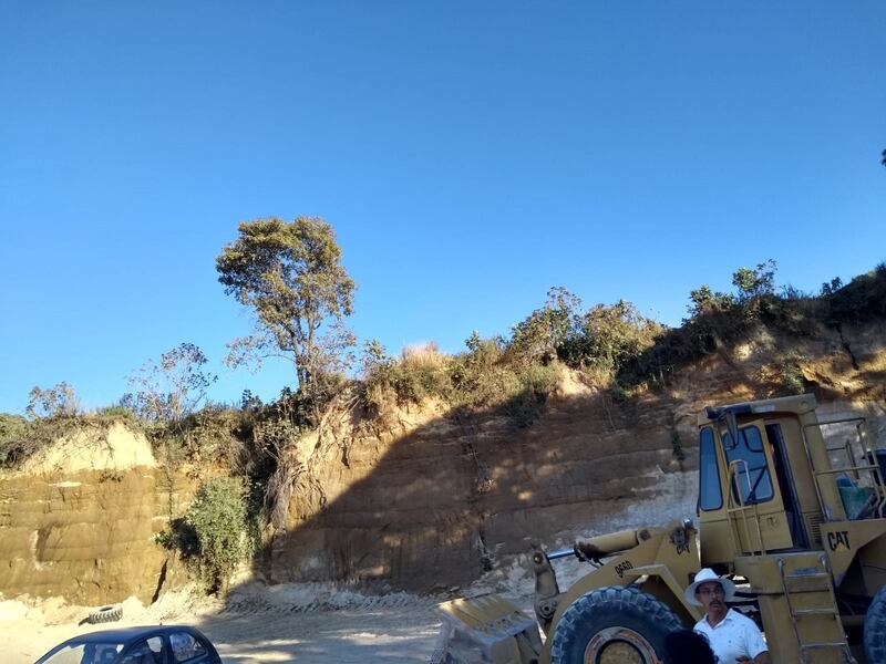 El movimiento de tierras inició desde diciembre y un mes más tarde el ayuntamiento procedió a la clausura.