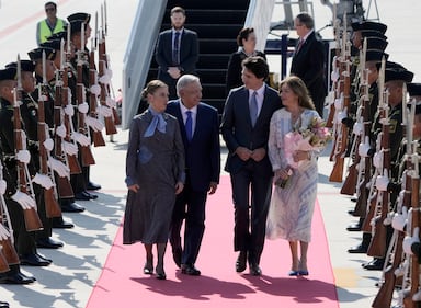 Arribo del primer ministro de Canada, Justin Trudeau y su esposa Sophie Grégoire al AIFA.