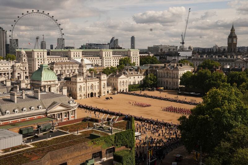 Reina sale por última vez de Palacio de Buckingham