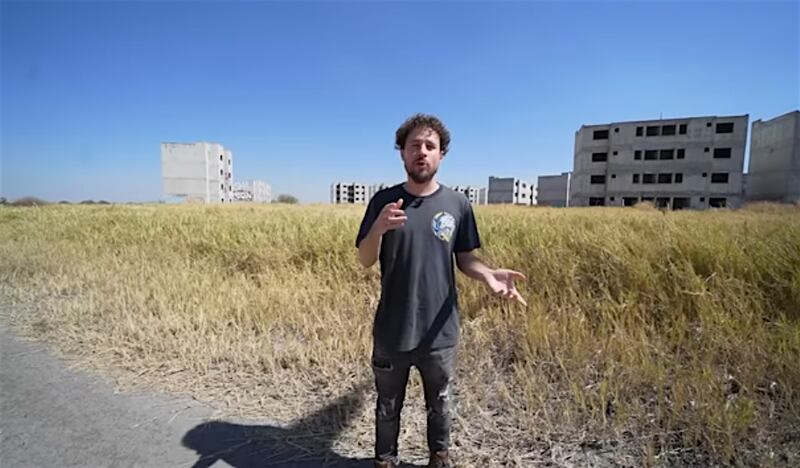 El youtuber visitó el municipio de Tlajomulco, Jalisco, para adentrarse en el  Chernobyl Mexicano.