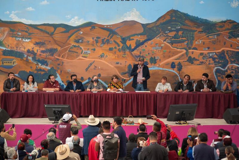 Delfina Gómez y Pepe Couttolenc quisieron firmar este pacto ambientalista con esta ceremonia ancestral.