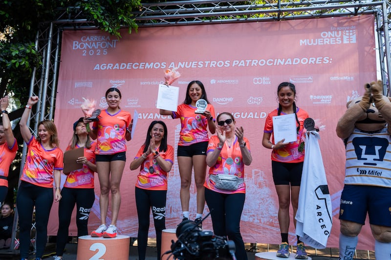 La 21ª edición de la Carrera Bonafont reunió a miles de mujeres en un recorrido de 5 km por la CDMX, impulsadas por el lema #KilómetrosQueNosMueven y un fuerte mensaje de igualdad y superación personal.