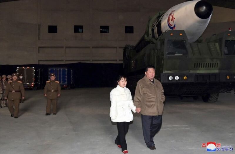 Kim prueba de ICBM muestra capacidad de contener amenazas