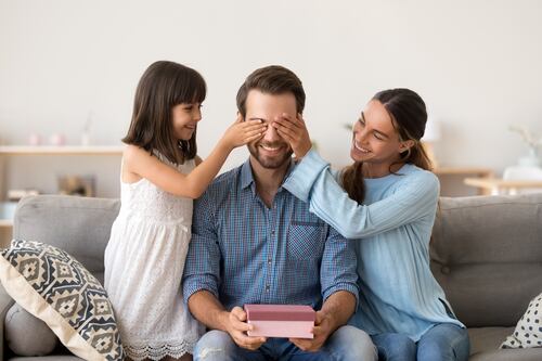 Día del Padre: 8 formas de celebrar a papá con tus finanzas bajo control