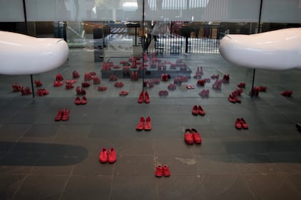 Zapatos Rojos llega al Museo de Memoria y Tolerancia para luchar contra la violencia de género