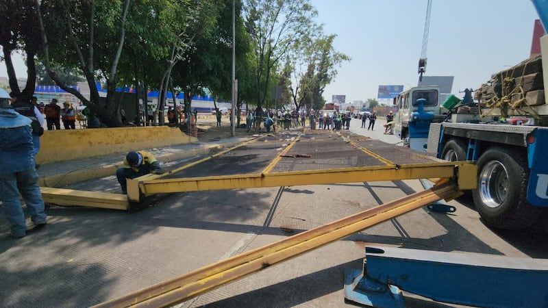 Trabajos en la Línea 5 del Metro para retirar tráiler y puente