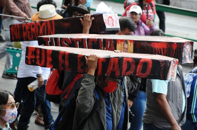 Marcha por los 8 años de Ayotzinapa