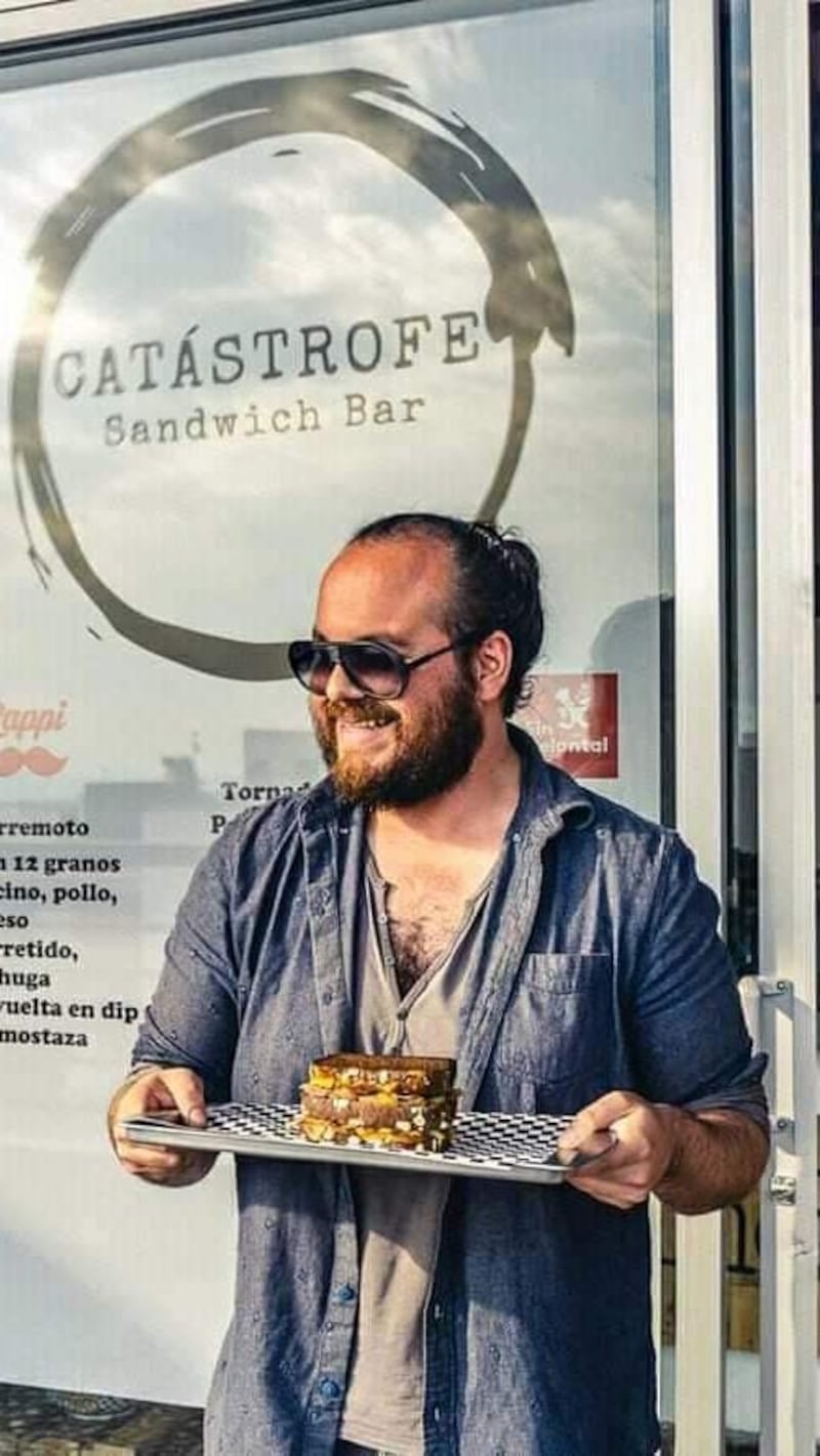 Catástrofe Sandwich Bar es un sistema de negocio que te permite entrar a la industria restaurantera con poco presupuesto y con un menú de deliciosos y originales sándwiches.