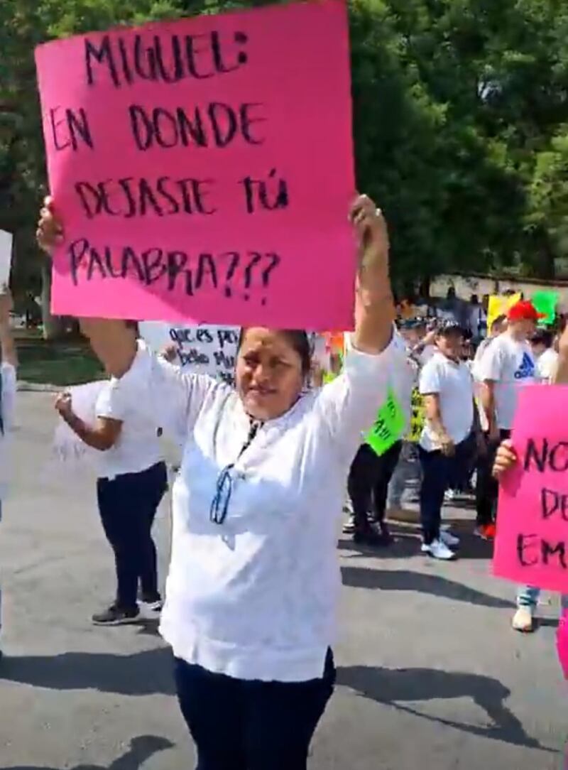 Los manifestantes bloquearon la Rotonda de los Duendes y cerraron otras vías de San Pedro.