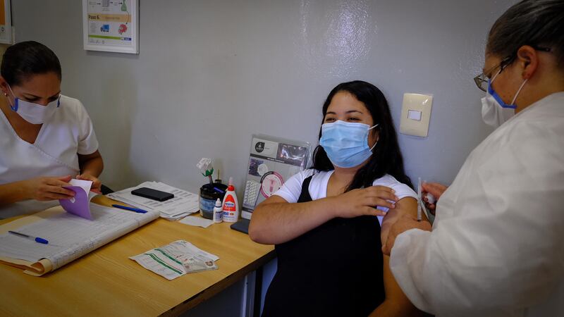 En estos primeros dos días han acudido pocas personas, los centros de salud estarán abiertos también Jueves y Viernes Santo.