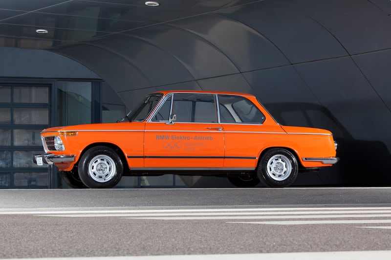 El primer coche eléctrico de BMW cumple 50 años