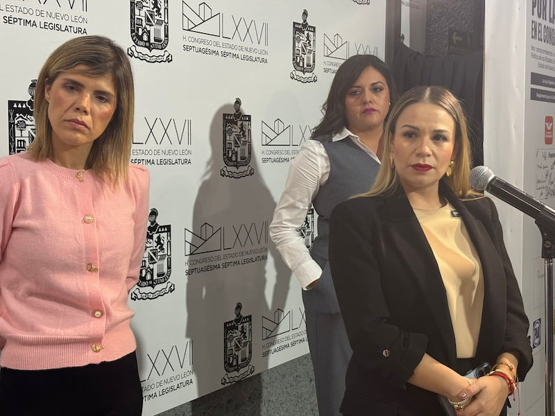 Claudia Caballero, Ailé Tamez e Itzel Castillo.