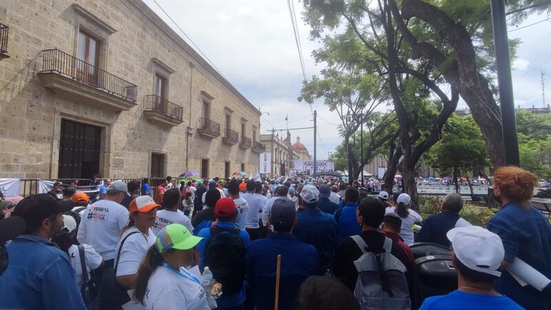 Los manifestantes acusan que la reforma afectará sus derechos laborales.