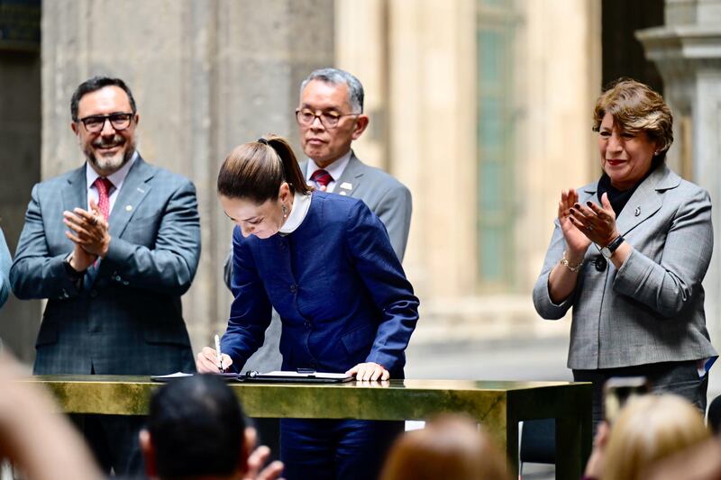 Delfina Gómez firma acuerdo "Bachillerato Nacional para Todas y Todos"