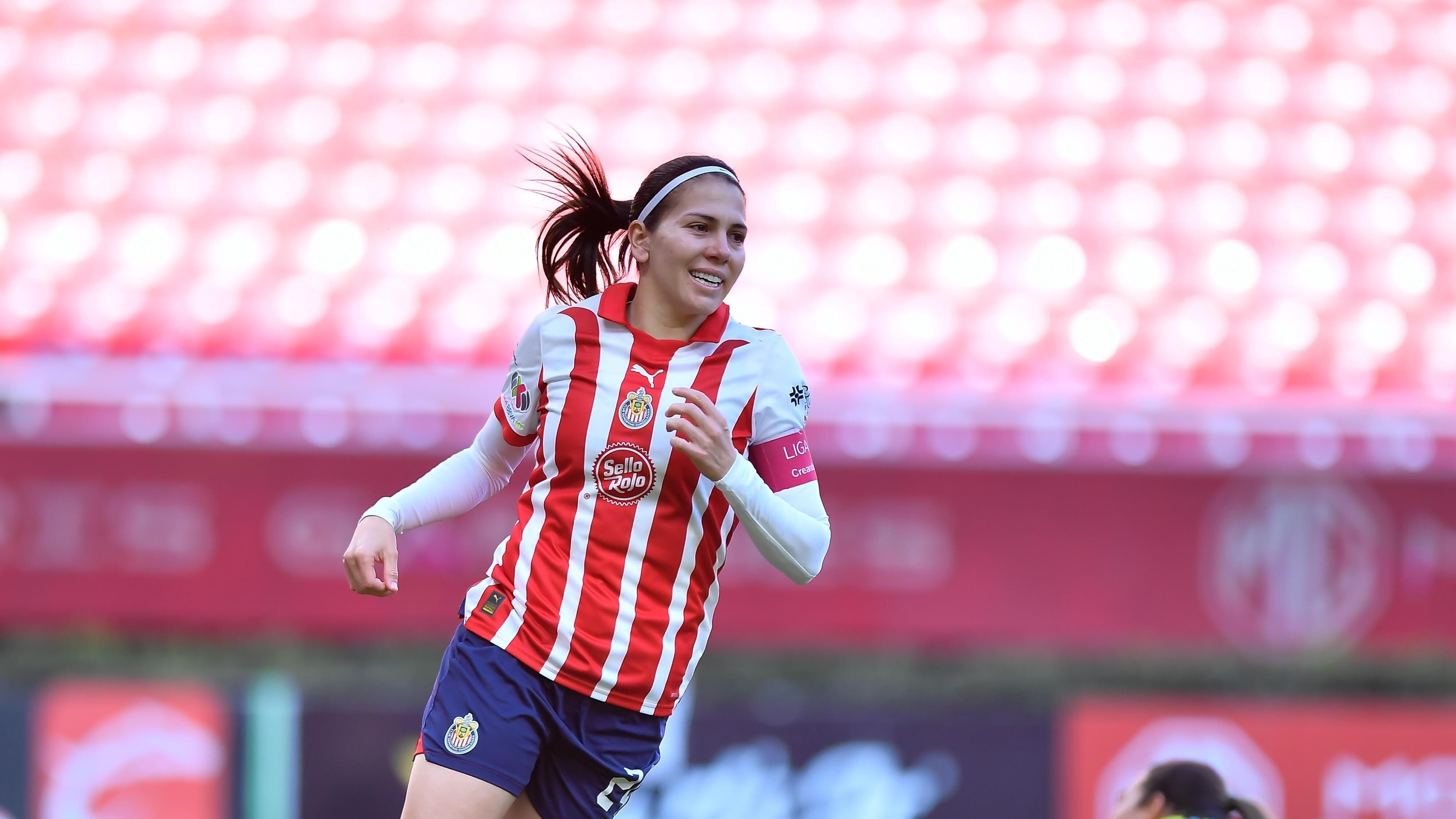 Alicia Cervantes marcó seis goles ante Santos.