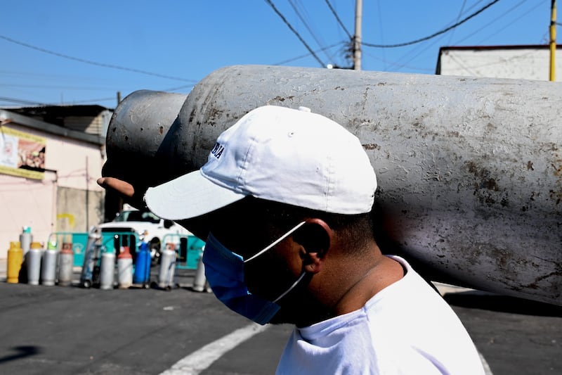 Gobierno de Neza quiere evitar más explosiones de tanques de gas repartiendo volantes