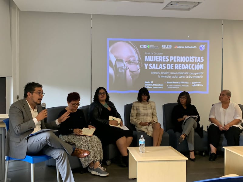 Mujeres periodistas, vulnerables fuera y dentro de las redacciones