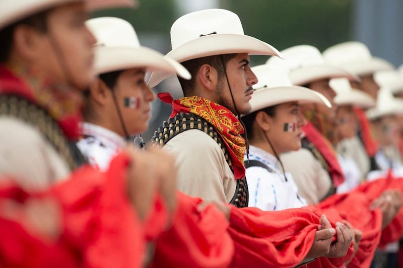 Desfile cívico militar por el 112 Aniversario de la Revolución Mexicana en Plaza de la Constitución.