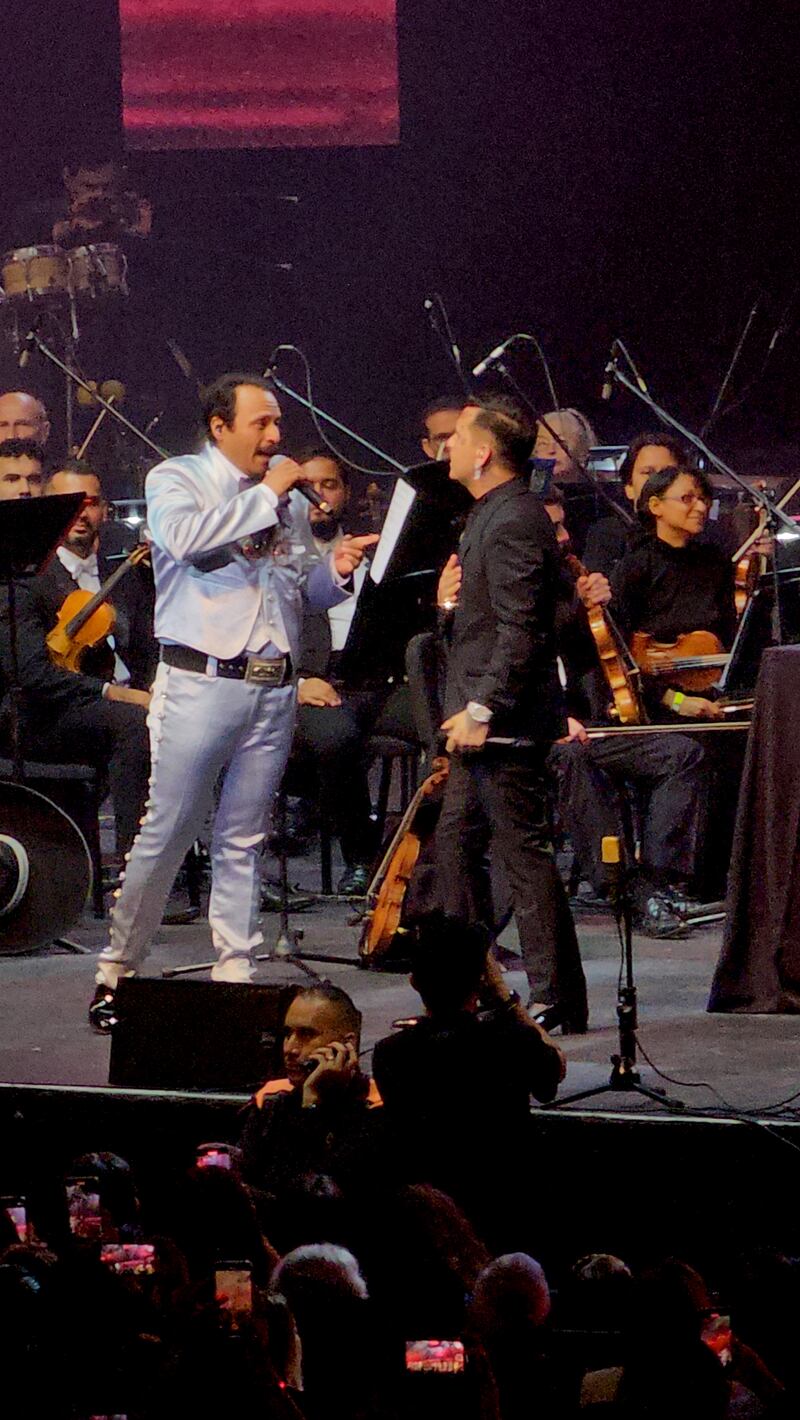 El cantante fue el invitado especial del Encuentro Internacional del Mariachi.