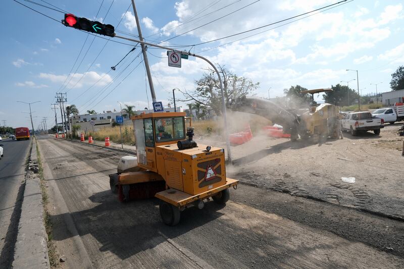 Los baches en esta vialidad han causado varios accidentes en el pasado.