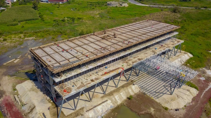 Obras del Hospital Civil del Oriente con el que buscan prestar servicios a varios municipios al oriente de la Zona Metropolitana de Guadalajara.