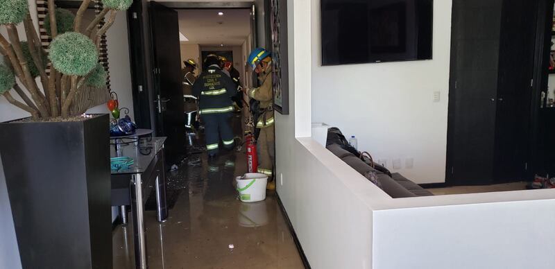 El fuego habría iniciado por una acumulación de gas en un cuarto de servicio.