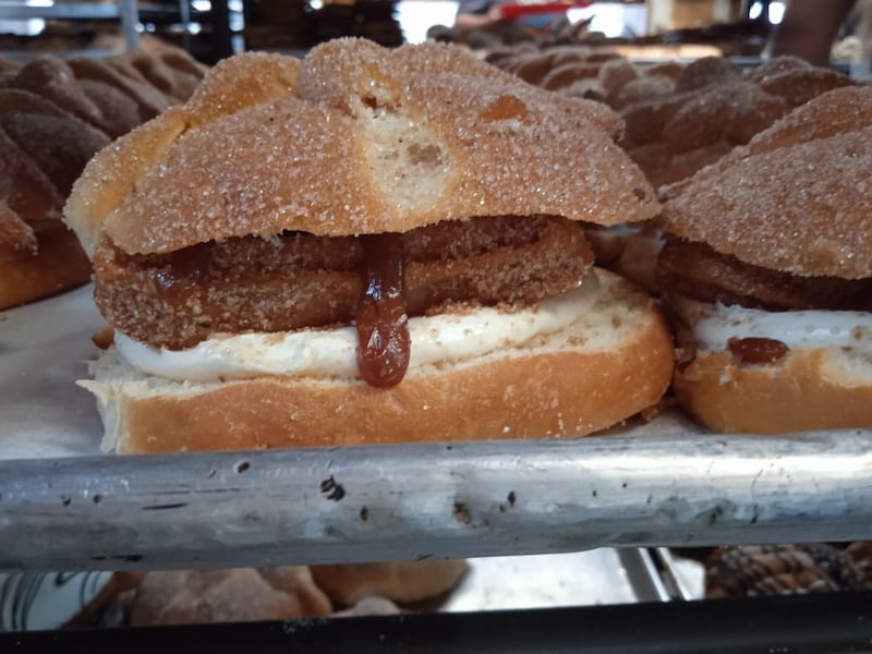 El pan de muerto relleno de churros los ha hecho ganar premios importantes