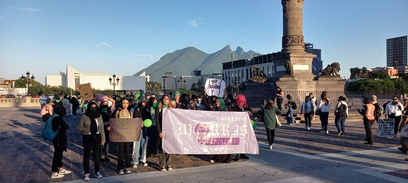 El contingente tomó el primer cuadro de la ciudad para exigir la legalización del aborto