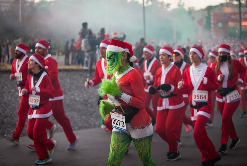 The Santa Run 2024: Las mejores fotos de la carrera de Santa Claus en CDMX; revive la magia navideña