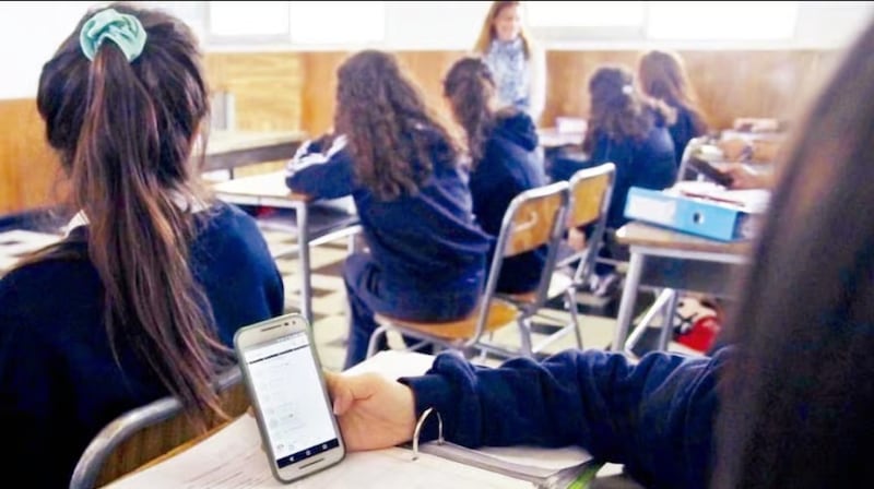 celular en escuelas