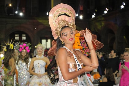 Candidatas de todas partes del mundo se unieron a la celebración de Día de Muertos como parte de las primeras actividades de la edición número 73 del certamen de Miss Universo, en donde desfilaron las reinas de belleza durante la 'Gala de Catrinas’ con el objetivo de recaudar fundos para poblaciones vulnerables.