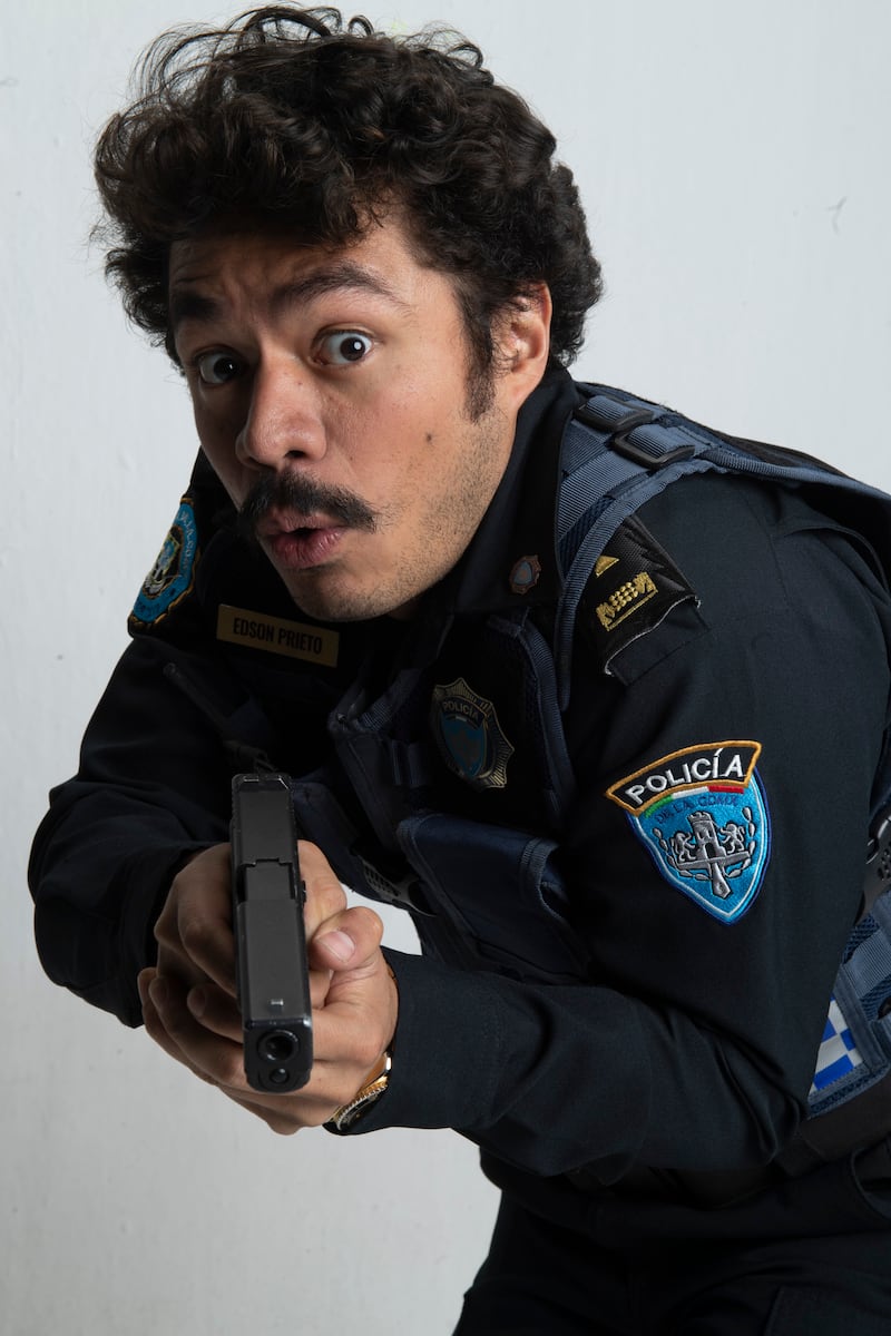 Guillermo Villegas como Teniente Edson Prieto