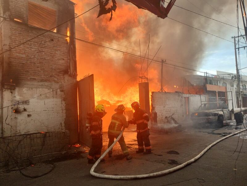 La emergencia fue atendida por bomberos de cuatro corporaciones.