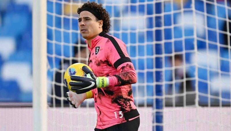 Guillermo Ochoa regresó a la actividad con Salernitana.