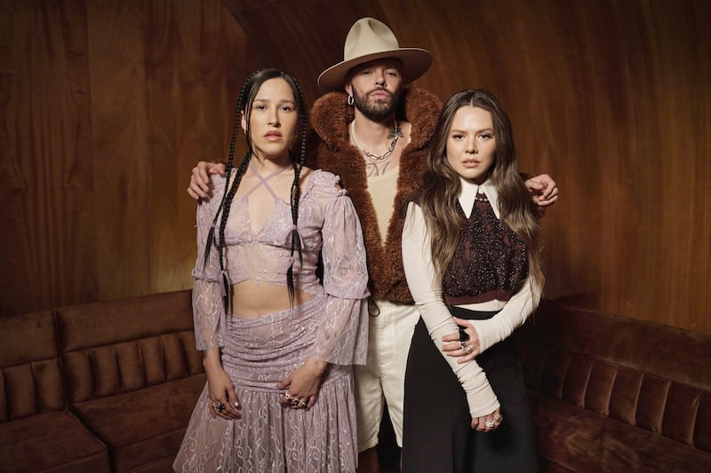 Jesse & Joy se fusionan con el estilo único de Elsa y Elmar a través de “Accidente”