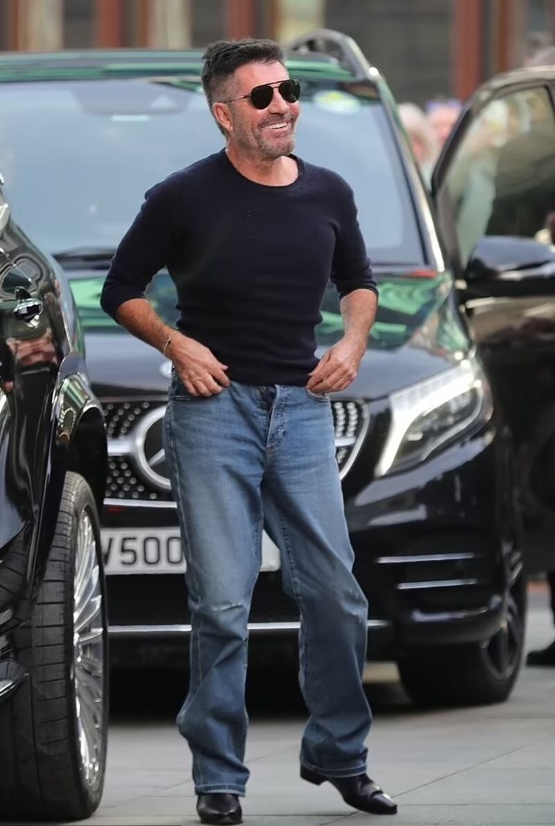 Simon Cowell cortesía de Daily Mail.