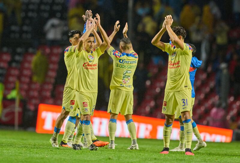 América goleó a Chivas en el Clásico Nacional.