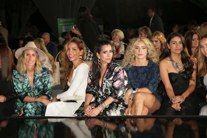 Una noche vibrante de moda, cultura y turismo tuvo lugar en Querétaro con la sexta edición del Querétaro Fashion Show, celebrado en una de las haciendas más emblemáticas del estado. Con la participación de siete reconocidos diseñadores, el evento se ha consolidado como un referente en la agenda social queretana.