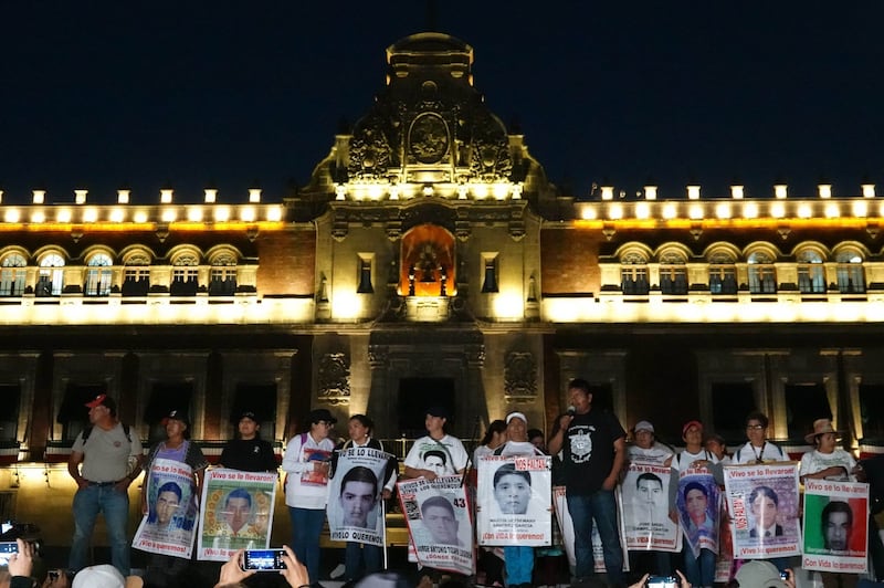 A 9 años de la desaparición de normalistas de Ayotzinapa, continúa reclamo de justicia