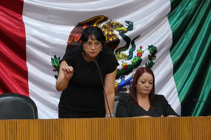 Grecia Benavides y Rocío Montalvo renunciaron  a sus puestos como secretarias.