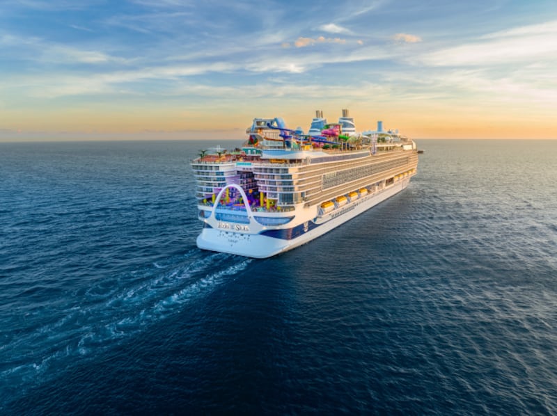 El Icon of the Seas no es solo un crucero; es una ciudad flotante llena de sorpresas gratificantes, que te cautivará por su excelente servicio, diseño innovador y múltiples actividades