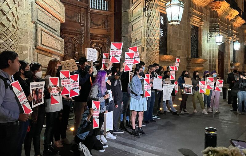 A la manifestación se sumaron agrupaciones de la sociedad civil y académicos.