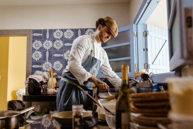 El chef Omar Sandoval revela por qué la calidad de los utensilios es clave para conservar los nutrientes y transformar tu experiencia culinaria