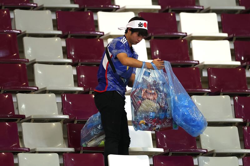 La afición nipona volvió a sorprender en el estadio