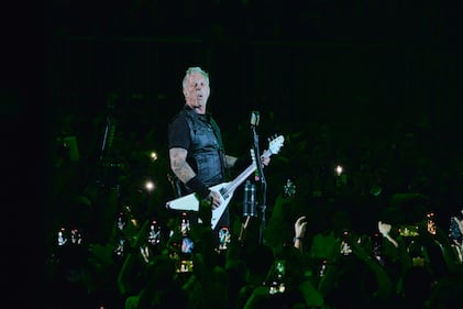 Luego de esperar casi siete años, Metallica regresó a México para reencontrarse con sus fanáticos en el recién inaugurado Estadio GNP Seguros de la Ciudad de México, el cual fue testigo de una noche legendaria, en donde la agrupación realizó un recorrido por algunas de las etapas que marcaron su carrera a través de discos como ‘Master of Puppets’ y ‘Ride the Lightning’.