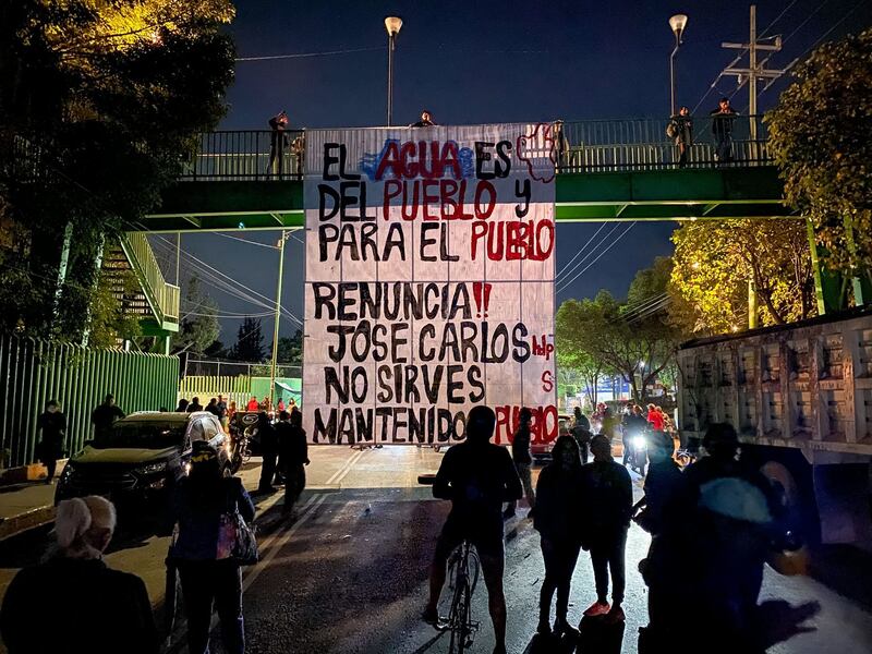El 2 de diciembre de 2022 vecinos de San Gregorio Atlapulco bloqueron salidas y entradas de Xochimilco por descontento con obras hidráulicas.