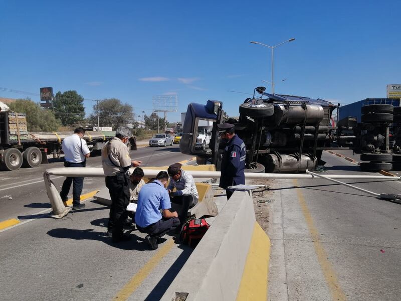 A decir de testigos la unidad era manejada a exceso de velocidad cuando ocurrió el accidente.