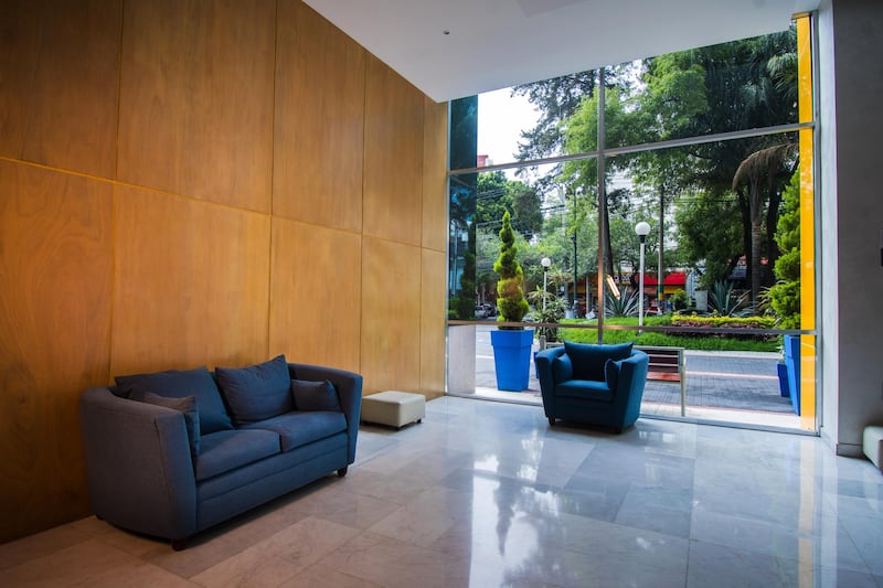 Conoce estos tres hoteles en la icónica avenida Insurgentes Sur que ofrecen a sus huéspedes la combinación perfecta entre movilidad y alojamiento contemporáneo y funcional.