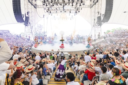 Arrancan las fiestas de Lunes de Cerro en la Guelaguetza 2024