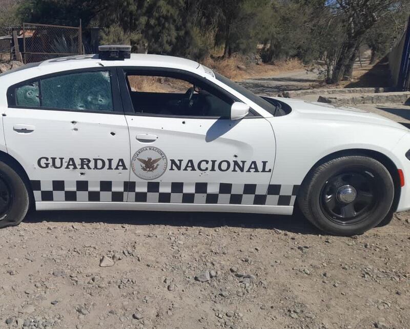 El incidente provocó gran movilización de cuerpos de emergencia, no se localizaron a los agresores.